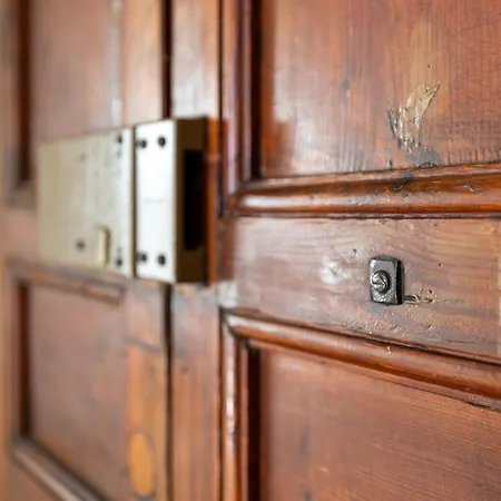 Lucia With View & Private Garden In Tremezzina Διαμέρισμα *